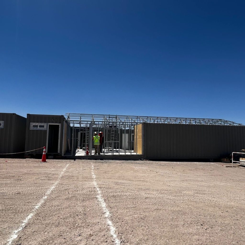 Instalación de faenas con módulos habitables en Calama, Región de Antofagasta